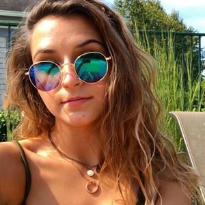 Meet your Posher, Jasmine